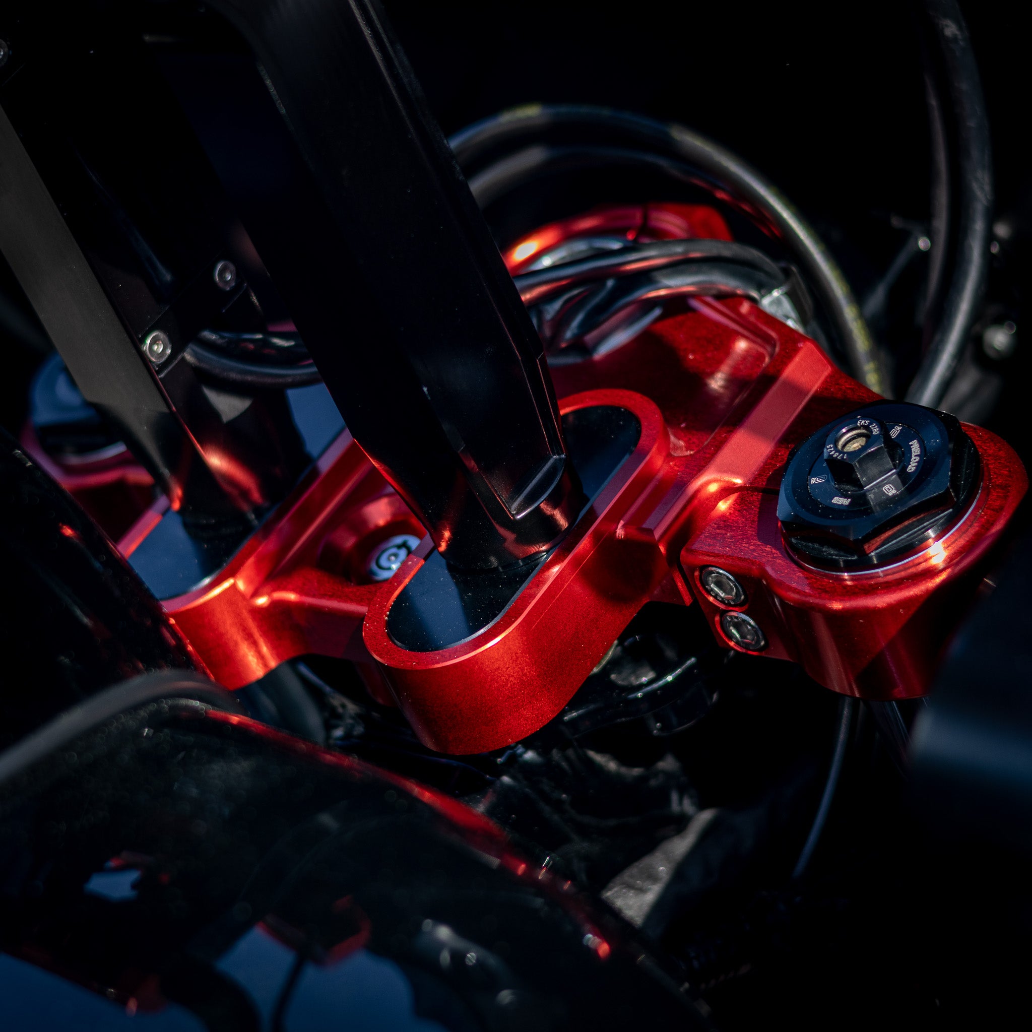 Red Harley Davidson Touring Top Triple Tree installed on a 2019 Road Glide FLTRX