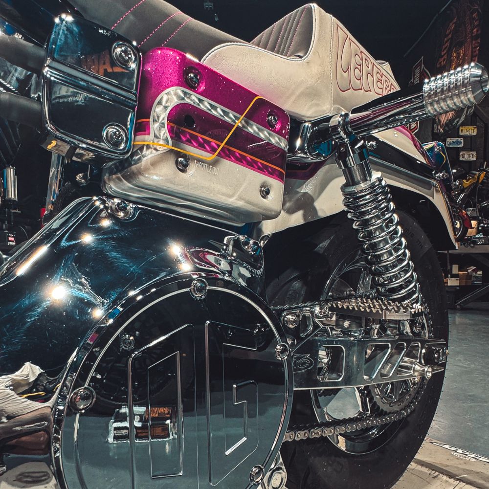 OG Chrome Dyna Rear Shock Sliders Mounted on Manic Cycles Disco 1999 Dyna